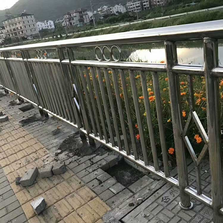 不銹鋼護(hù)欄